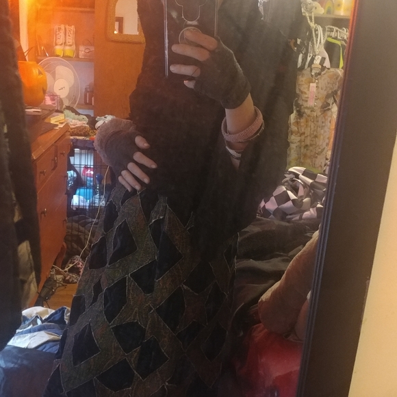 COPY - Anna Sui Velvet Skirt - Picture 2 of 4